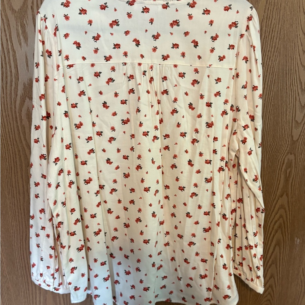 Floral Button-Up Blouse - Picture 4 of 4